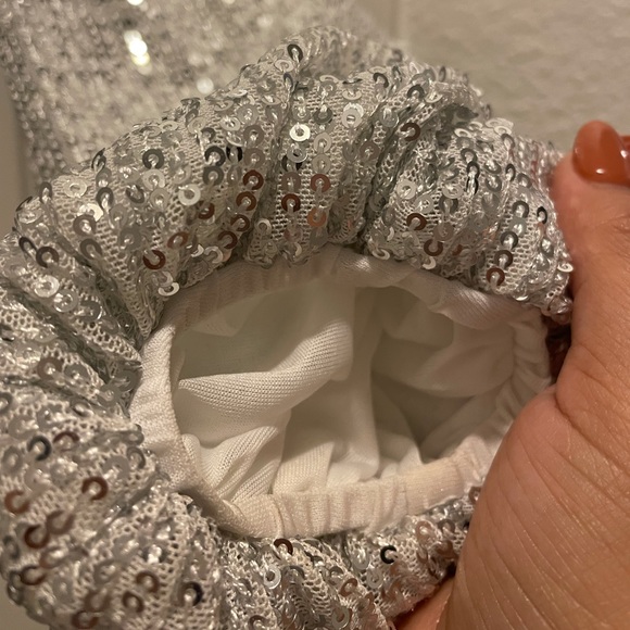 Sequined Silver dress. Good Condition. Size S - Picture 3 of 7